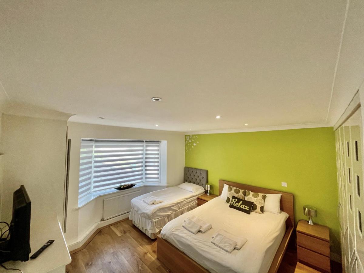 Four Corners Holiday Home Hot Tub & Sauna Ferndown Εξωτερικό φωτογραφία