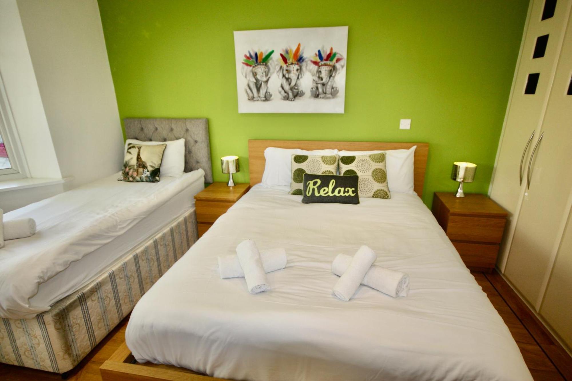 Four Corners Holiday Home Hot Tub & Sauna Ferndown Εξωτερικό φωτογραφία