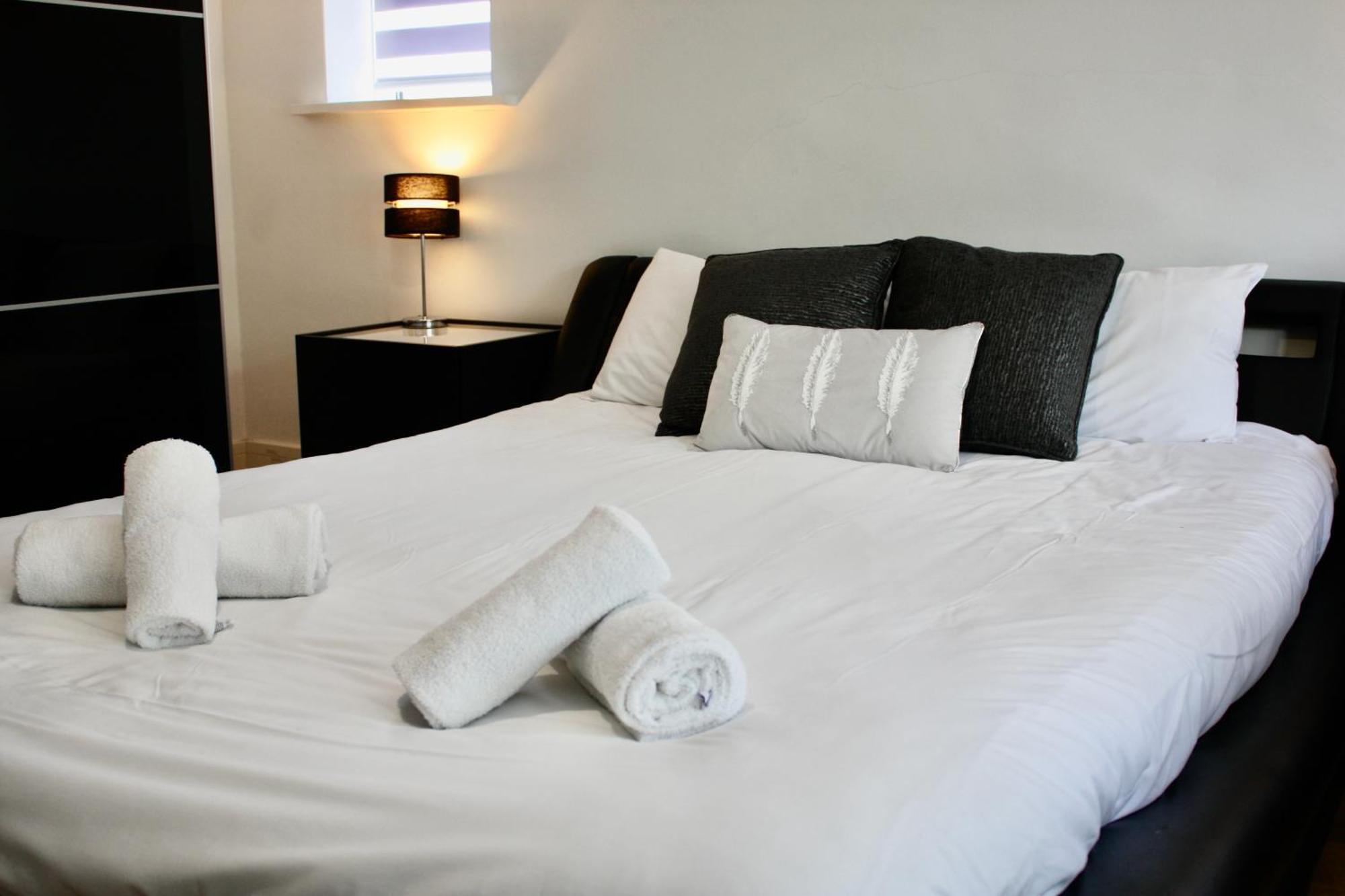 Four Corners Holiday Home Hot Tub & Sauna Ferndown Εξωτερικό φωτογραφία