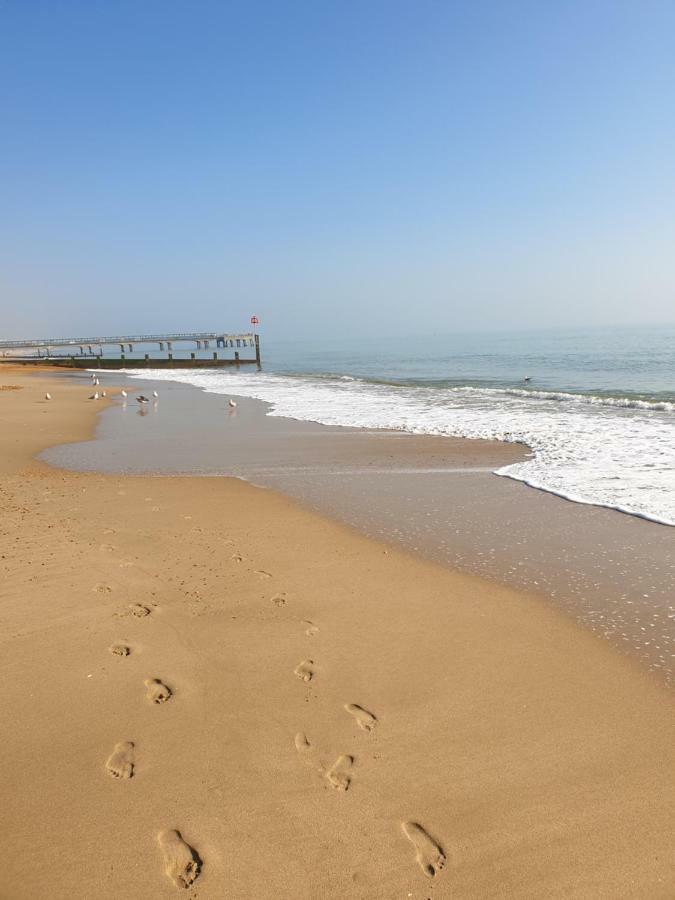 Four Corners Holiday Home Hot Tub & Sauna Ferndown Εξωτερικό φωτογραφία